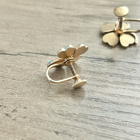Vintage Gold and Green Screw Clip On Pearl Clover Earrings - Picture 3 of 4